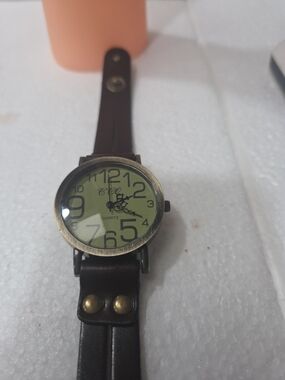 CCQ Vintage-Style Brown Leather Wrap  Strap Quartz Watch - Brown